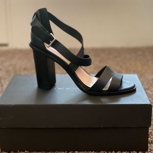 Tahari MADE Blklt size 10. Never worn outside, only tried on in the house.